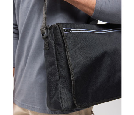 MESSENGER BAG